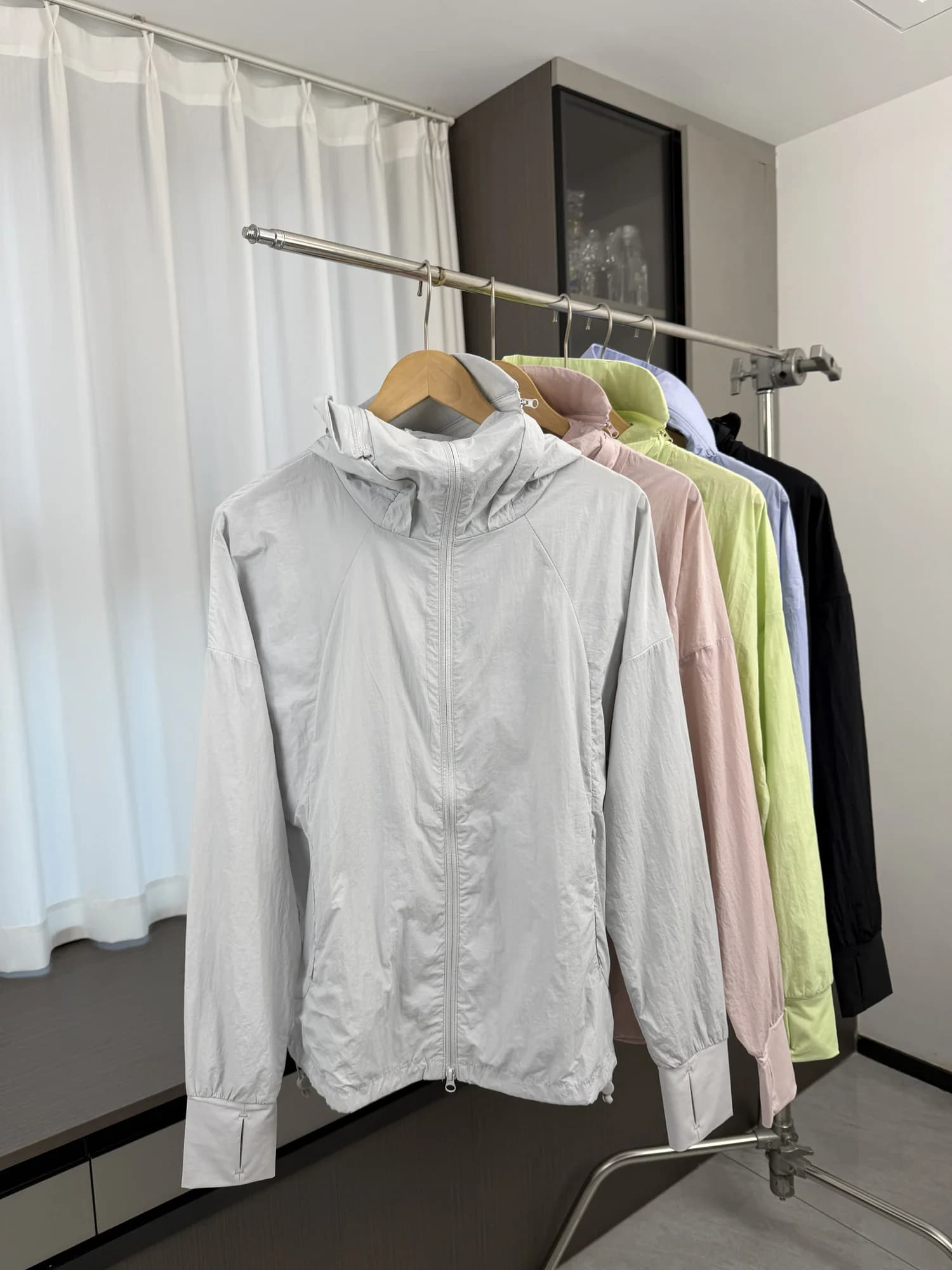 Outdoor Ice Silk Cool Feeling UPF50 Sun Protection Casual Hooded Jacket Men's Summer Fashion Urban Style Long Sleeve Zipper
