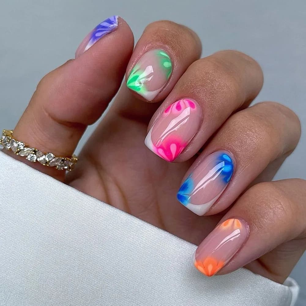 Nuova Manicure Francese Semplice e Colorata 2026 - Nail Art Sfumata Sexy per Ragazze