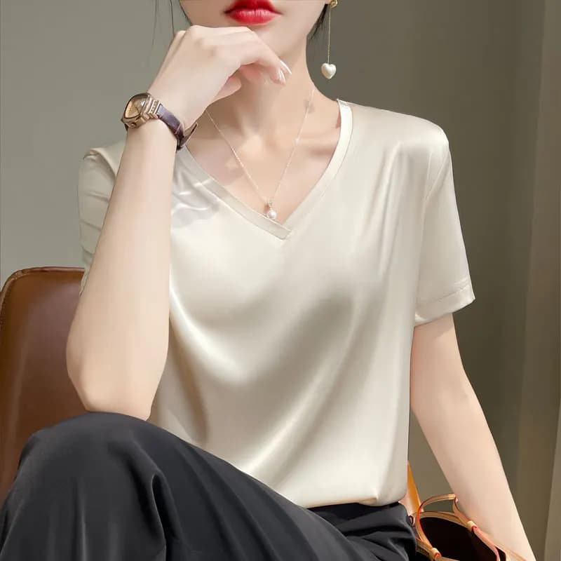 2025 Estate Donna Manica corta in raso con scollo a V Canotta Manica corta Tinta unita Testa allentata T-shirt in seta Moda casual Nuovo stile