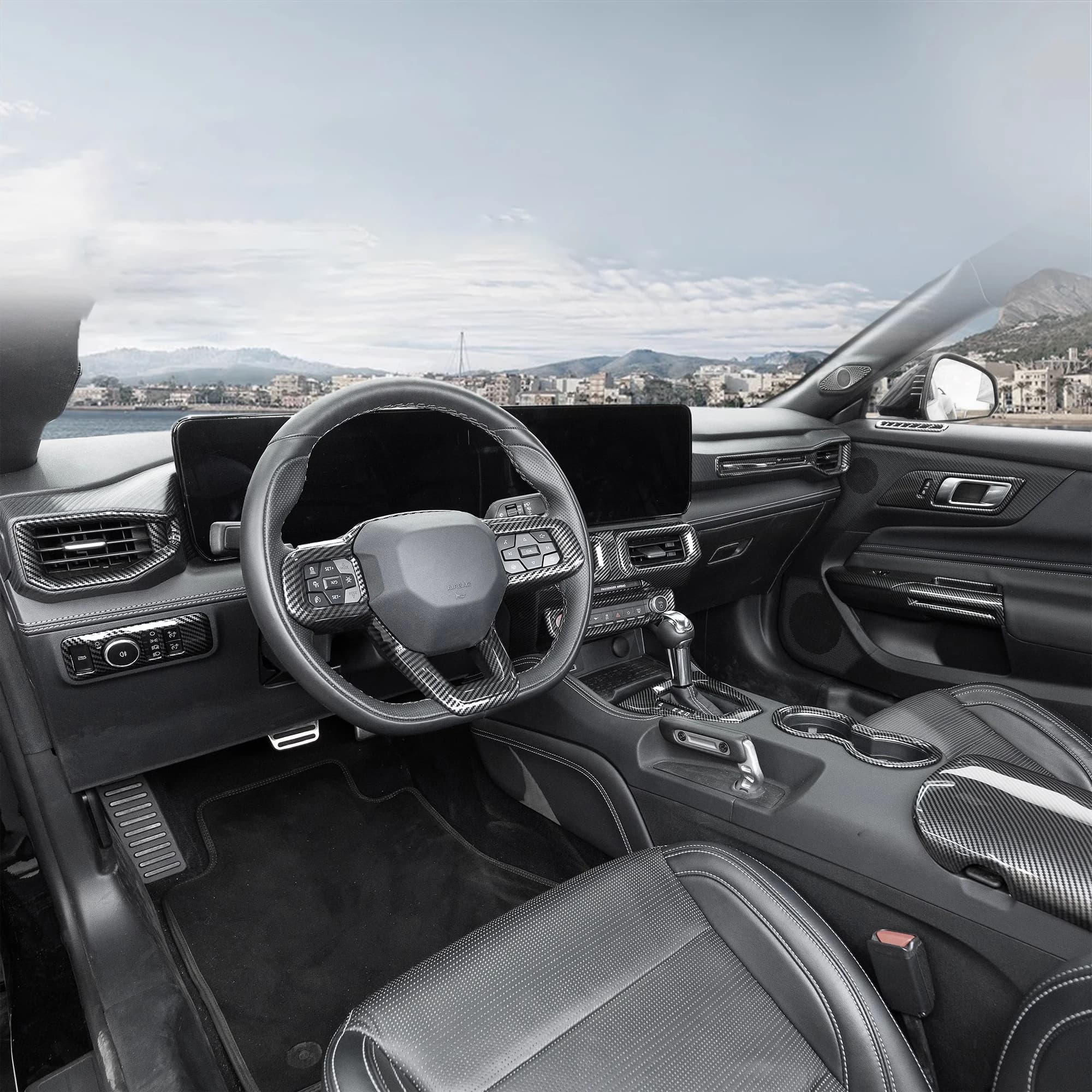 Rivestimento sovrapposto in grana di carbonio per LHD MUSTANG 7a generazione 2024 2025 su ingranaggi, console centrale, porte, prese e volante