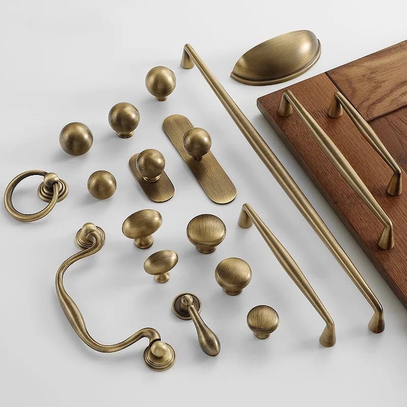 Maniglie per mobili in ottone di lusso leggero Maniglie per mobili a striscia lunga retrò Manopole per cassetti per porte rotonde Maniglie per armadi da cucina