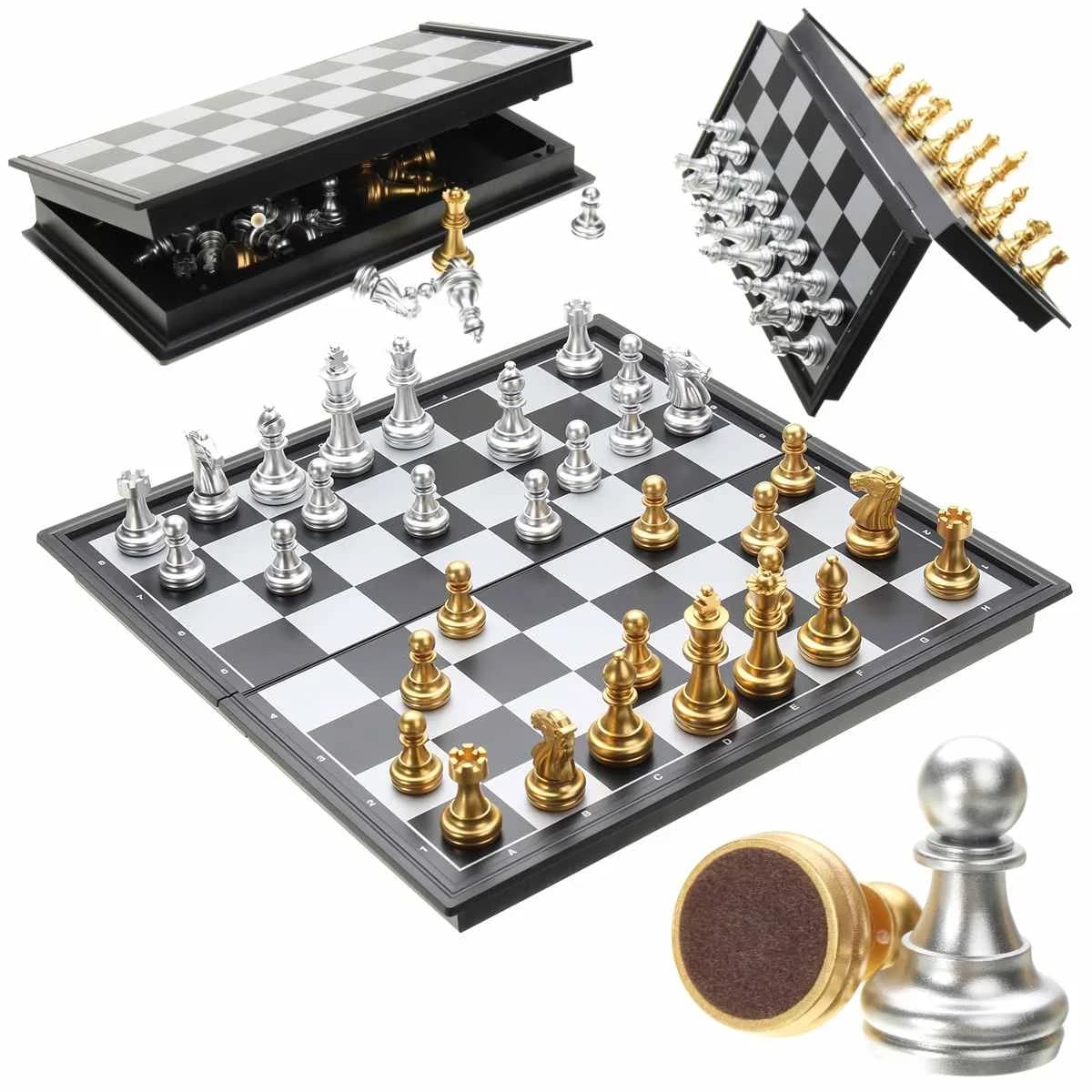 Set di scacchi da viaggio magnetico pieghevole aggiornato per bambini Gioco da tavolo per scacchi per adulti Set contemporaneo di pezzi degli scacchi in oro e argento