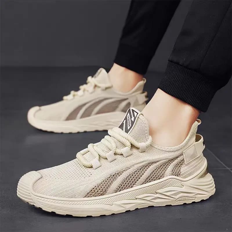 Scarpe sportive da uomo con tomaia in mesh traspirante da corsa Offerte originali Sneaker casual da uomo da jogging di tendenza alla moda atletica 2025 in vendita