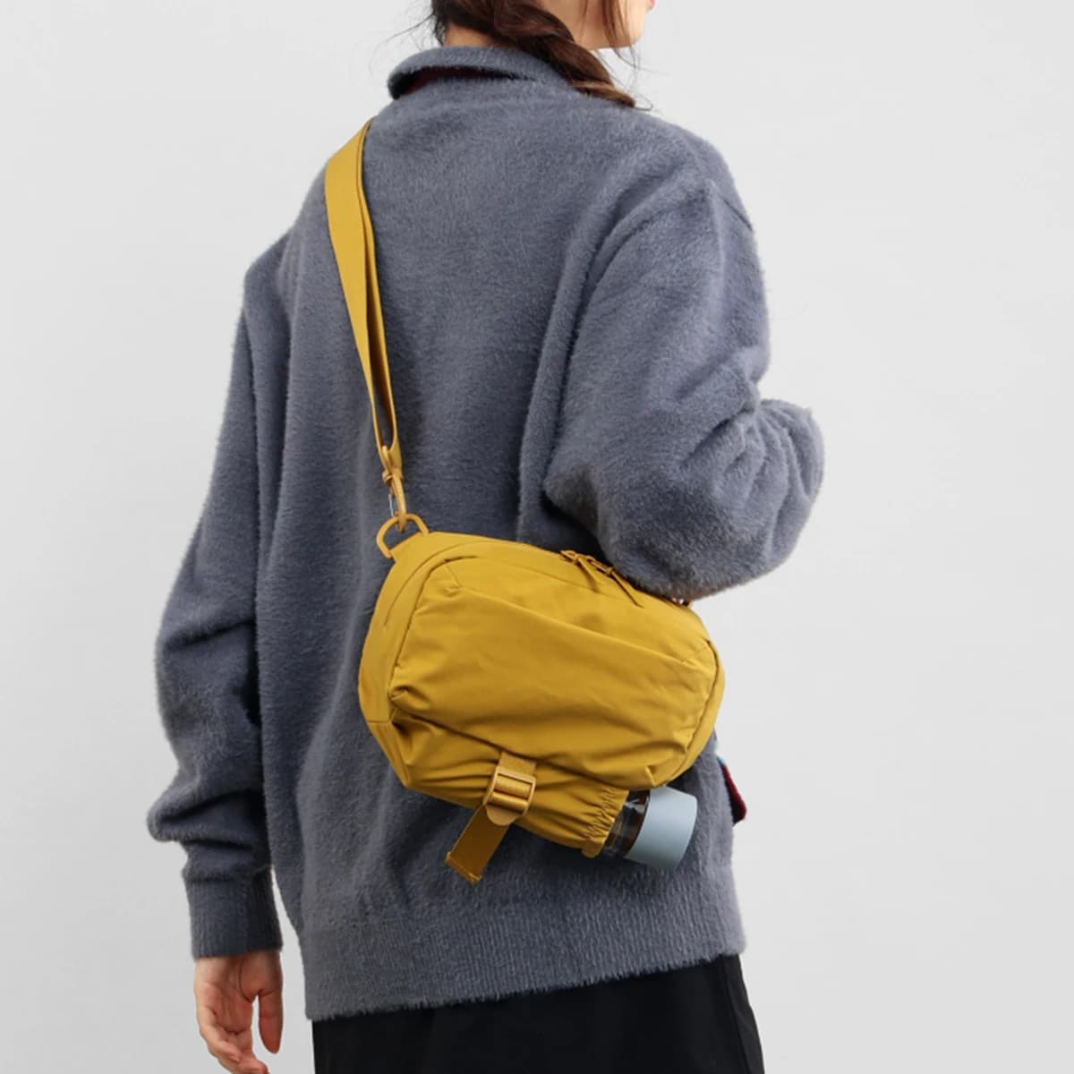 Shoulder bag, suitable for outdoor travel and excursions, portable umbrella stand and water bottle case, large capacity single shoulder bag