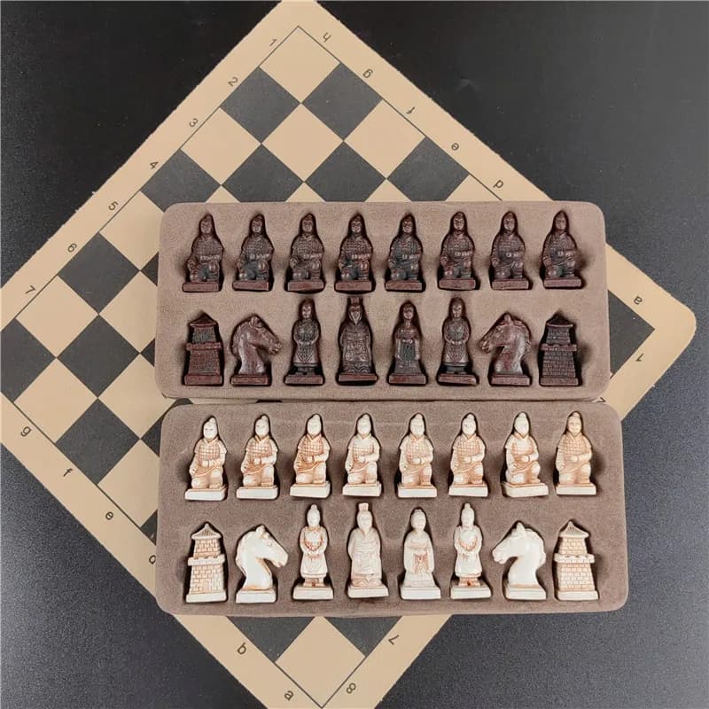 Terracotta Warriors pezzi di scacchi antichi piccoli scacchi scacchiera in pelle 27cm (10,63 pollici) personaggi fatti a mano giochi genitore-figlio
