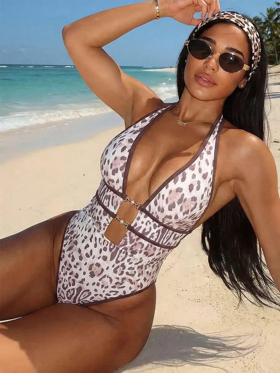 Costume intero da donna con stampa leopardata, scollo a V, allacciatura al collo e schiena scoperta, stile boho da festival