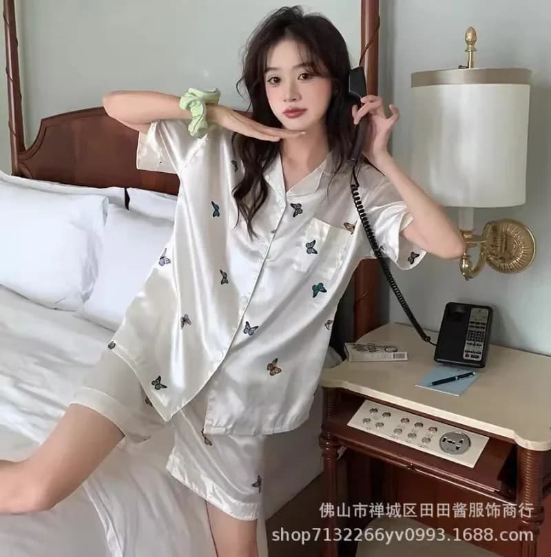 Women Ice Silk Pajamas Girls Long Sleeve and Long Pants Homewear Student Cool Silk Sleepwear Adult Casual Two-Piece Set Pajamas