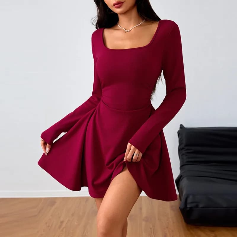 Abito Elegante da Donna Primavera-Estate 2026 con Colletto Quadrato e Design a Vita Alta