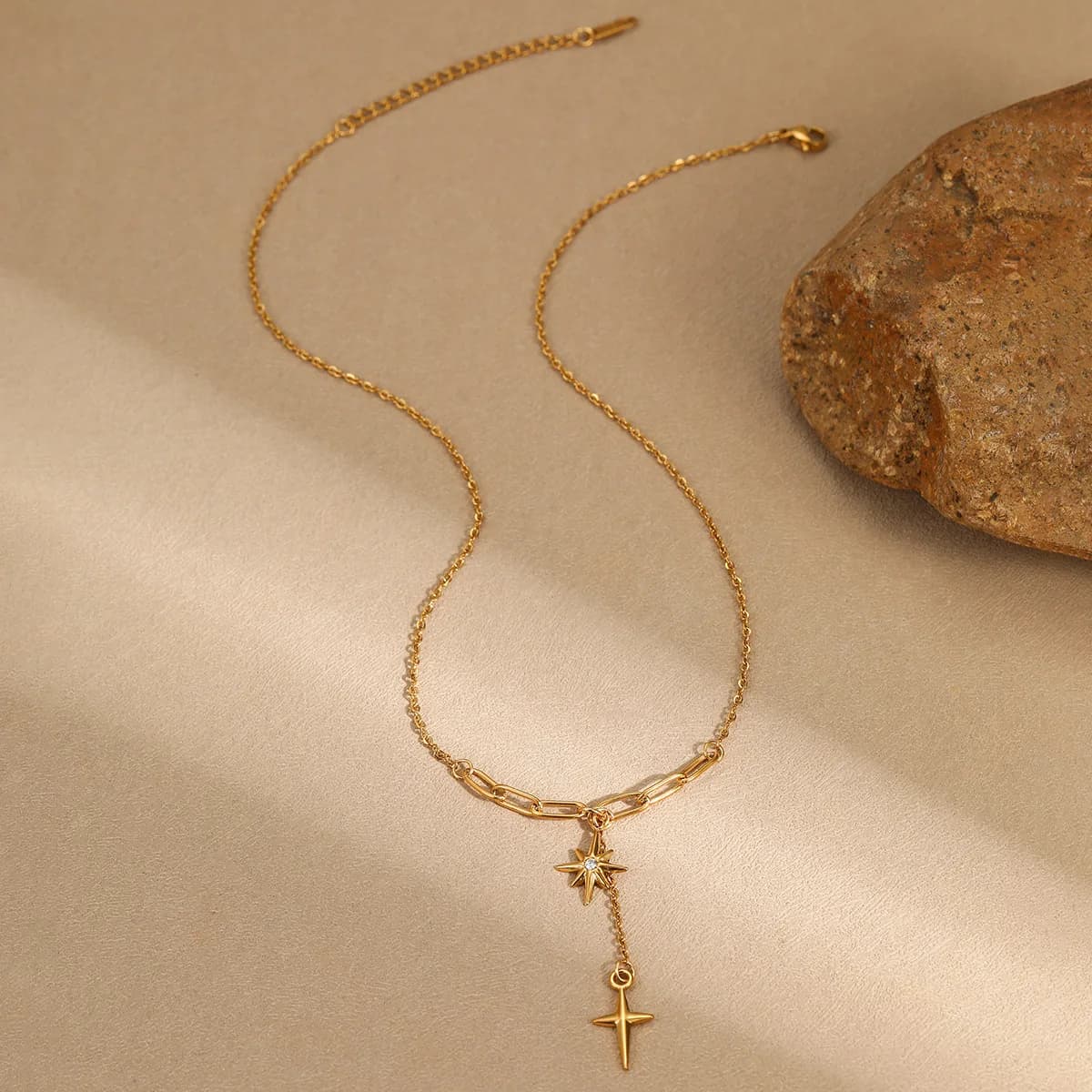 Collana minimalista con croce a stella da 1 pezzo - Ciondolo a stella a 8 punte con zirconi cubici, catena in acciaio inossidabile, croce con nappina per donna