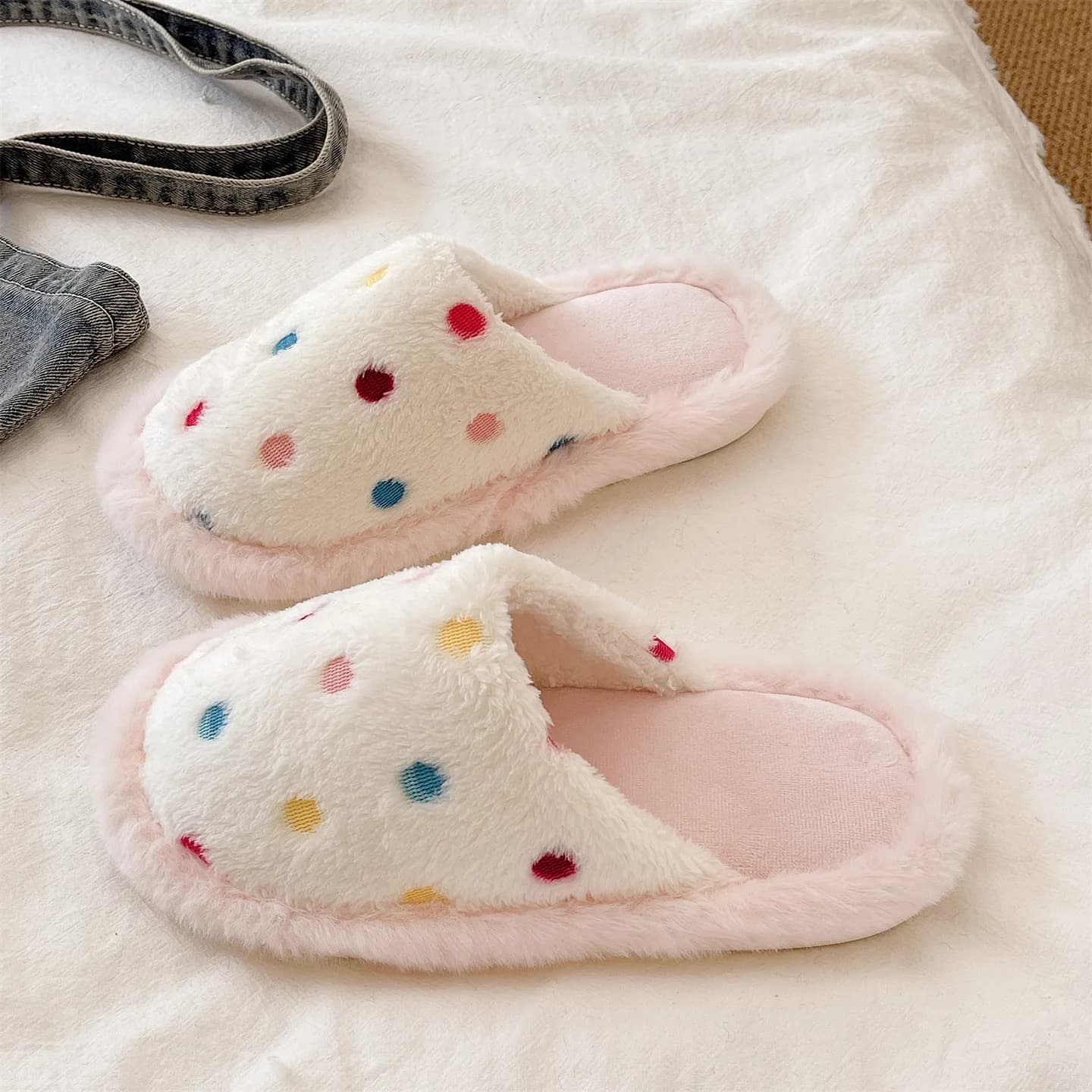 Pantofole in Peluche a Pois Carine da Donna, Nuove Pantofole Invernali 2025 da Interno Antiscivolo Calde in Cotone, Stile Romano Dolce e Giovanile alla Moda