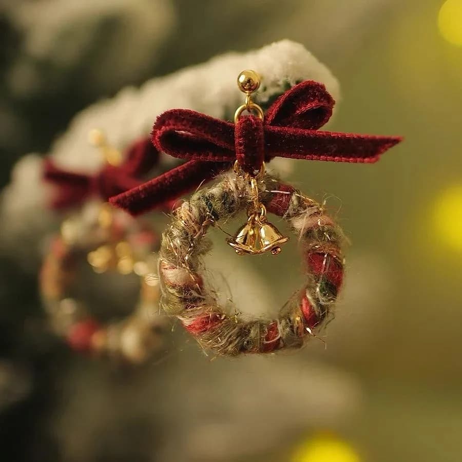 Christmas Bow Plush Earrings Female Fashion Luxury Vintage Design Festival Senior Bell Wreath Star Bowknot New Year Gift