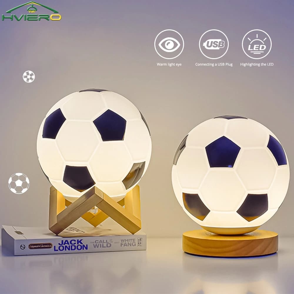 Lampada da tavolo USB Legno Vetro Arredamento camera da letto Lampade da studio Base in legno leggero Tema calcio Legno di gomma morbida Decorazioni per l'home office Regali