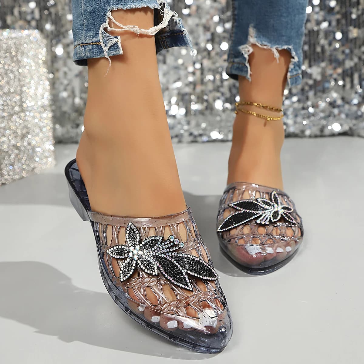 Women's Glitter Crystal Hollowout Jelly Slide Sexy Pointed Toe Soft Soles Slippers Female Transparent Summer Beach Shoes Flats