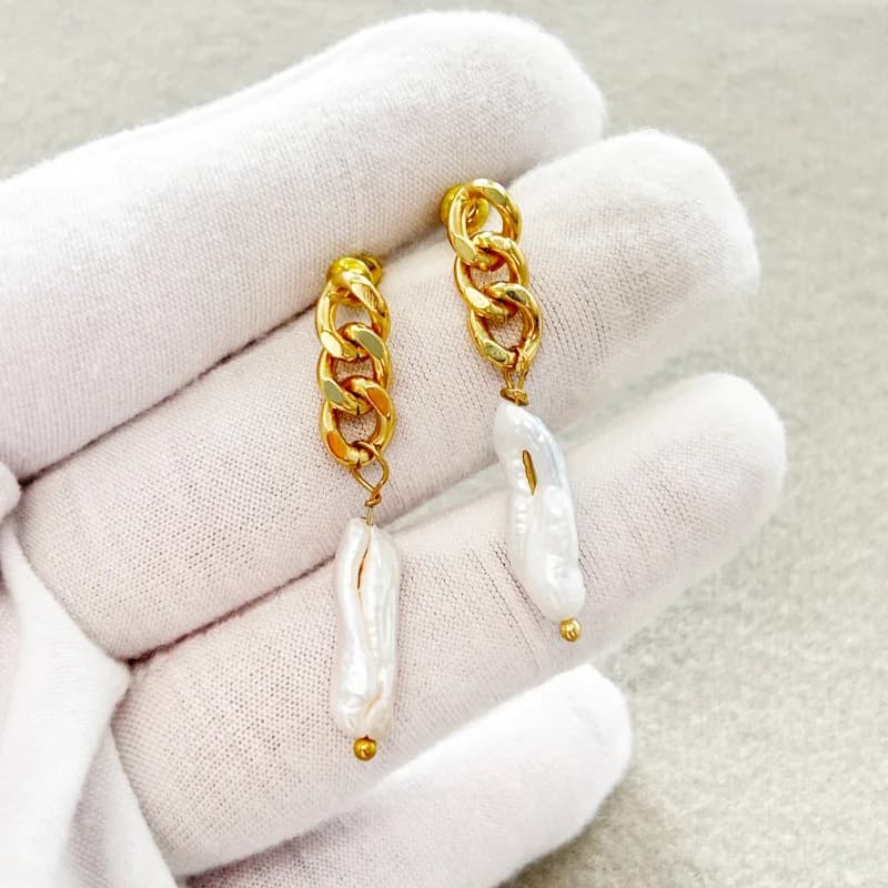 Classic Russia Style Star's Same Style White Baroque Pearl Long Earrings Fashion Personality Light Luxury Niche Design Earrings