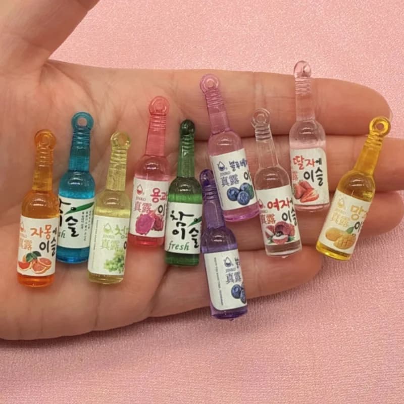 Ciondolo per bottiglia di bevande in resina da 10 pezzi, orecchini per creazione di gioielli fai-da-te, accessori portachiavi