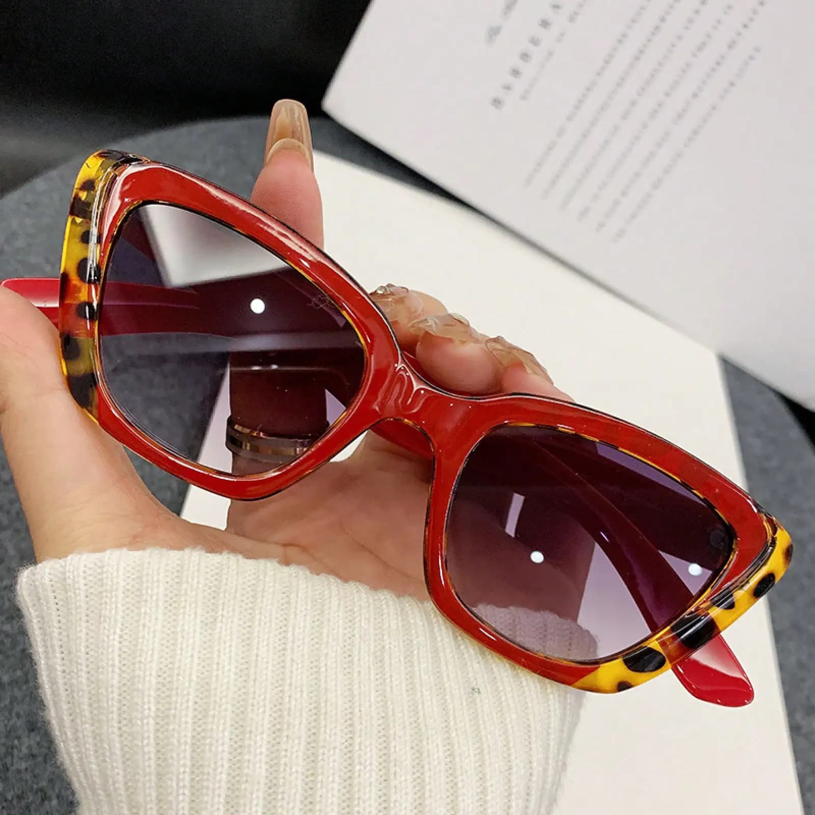A Variety Of Fashionable Cat-Eye Sunglasses With Colorful Tortoiseshell Designs, Versatile And Stylish, Suitable For Both Sunglasses And Prescription Lenses