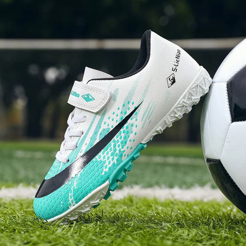 Scarpe da calcio per ragazzi Scarpe da calcio per bambini antiscivolo Scarpe da ginnastica per bambini alla moda Scarpe da erba per giovani con campo duro all'aperto Scarpe sportive economiche