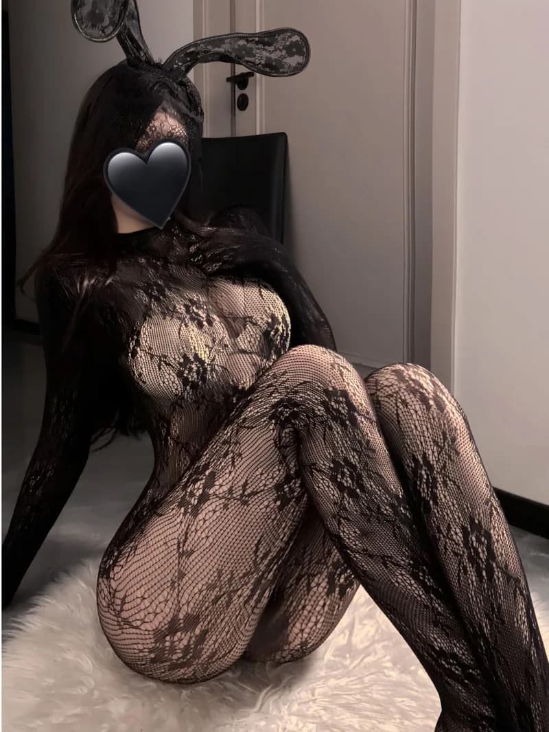 Body da rete da pesca con ricamo floreale in rete di pizzo sexy Body trasparente a maniche lunghe con scollo a V profondo Affascinante ed elegante Fiery X14K