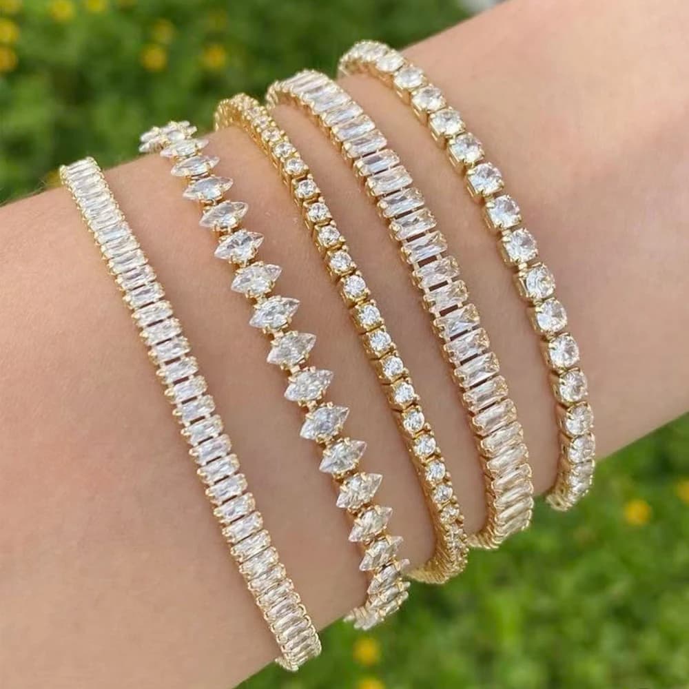 Braccialetti da tennis con zirconi cubici scintillanti per le donne Gioielli da sposa per banchetti di lusso delicati impilabili con catena color oro in cristallo CZ