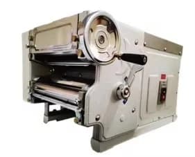 Macchina per pressa per noodle elettrica Rullo per pasta Macchina per gnocchi per pasta da tavolo in acciaio inossidabile Macchina per impastare noodle commerciale