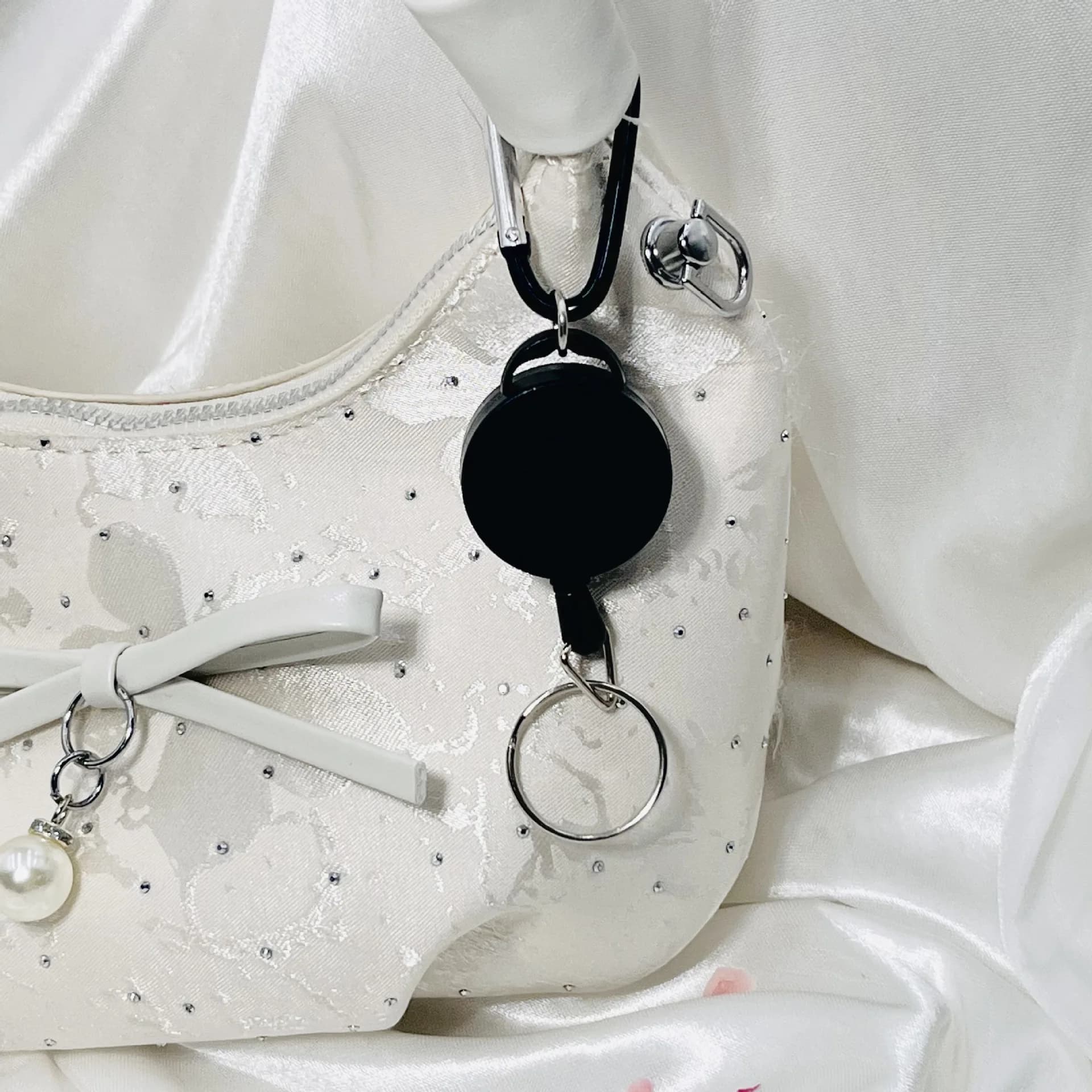 Exterior Circle Mosque for Exterior, Easy to Pull, with Expandable Steel Cable, Retractable Sports Keychain Anti-theft
