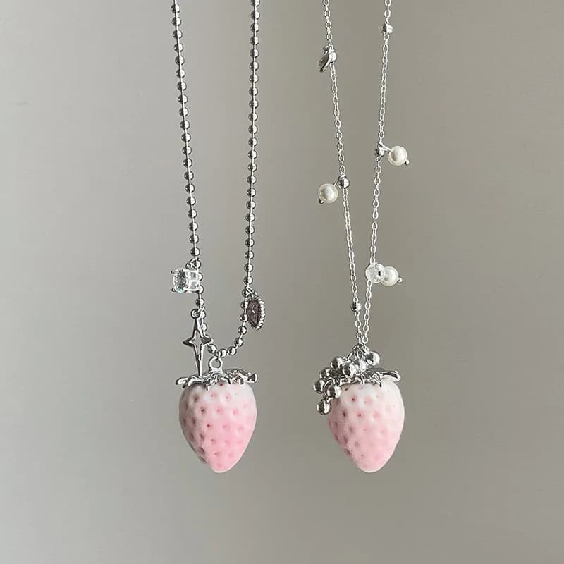 Collana con ciondolo a fragola rosa floccata, da donna, di tendenza, esagerata, con perle e zirconi, catena per maglione