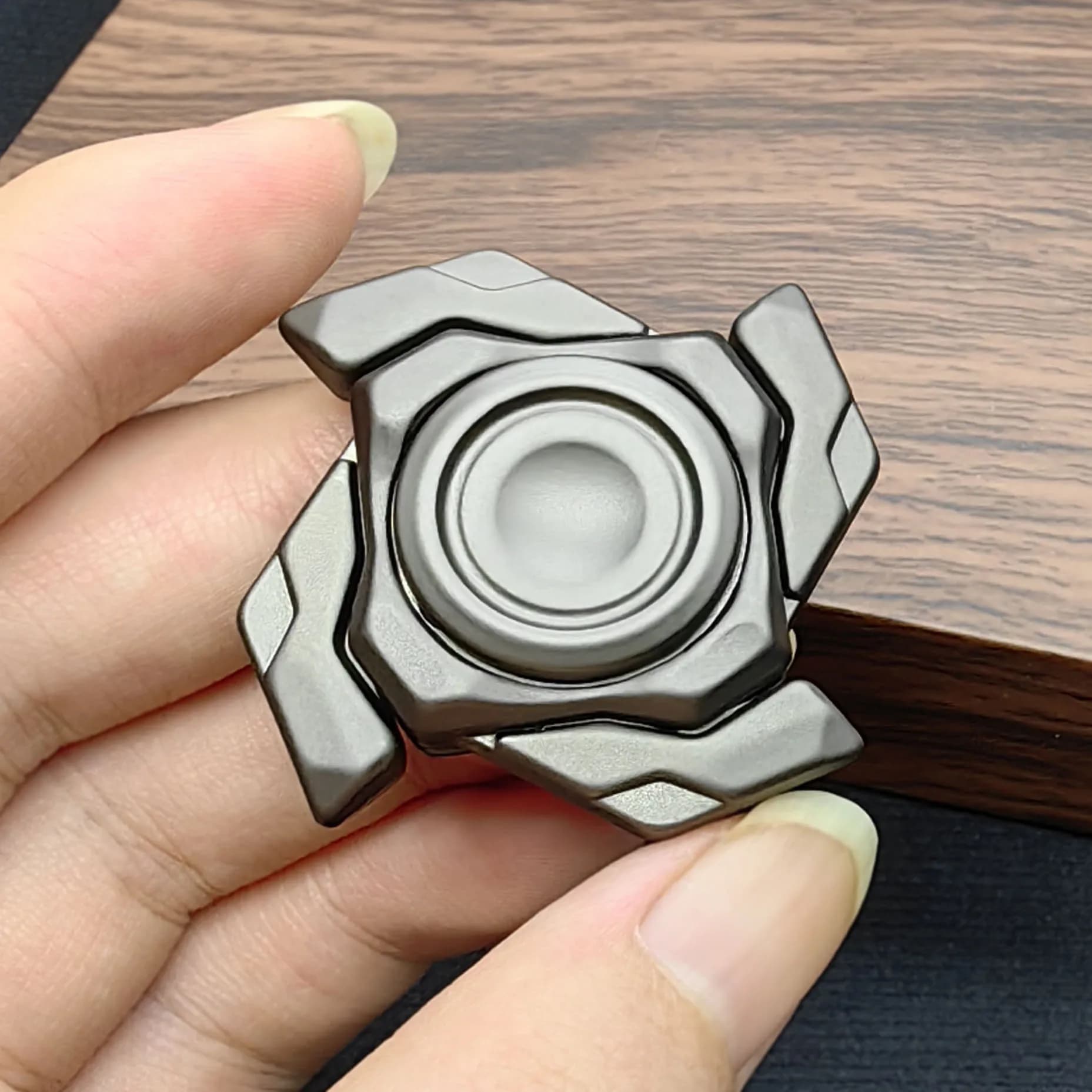 EDC Fidget Sliders MINI Armatura aperta Trottola Fidget Giocattoli Sollievo dallo stress per adulti Giocattoli magnetici in metallo Ansia e stress Reli