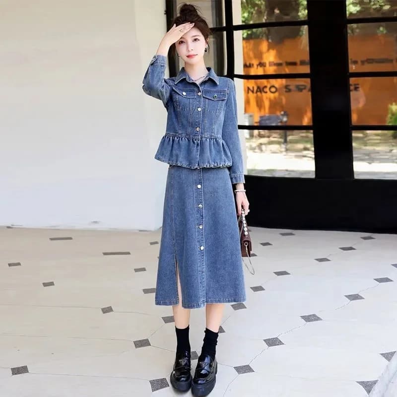 Giacca da Cowboy donna nuova primavera 2024 e autunno nuova giacca di jeans floreale alla moda coreana e gonna di jeans abiti due pezzi blu