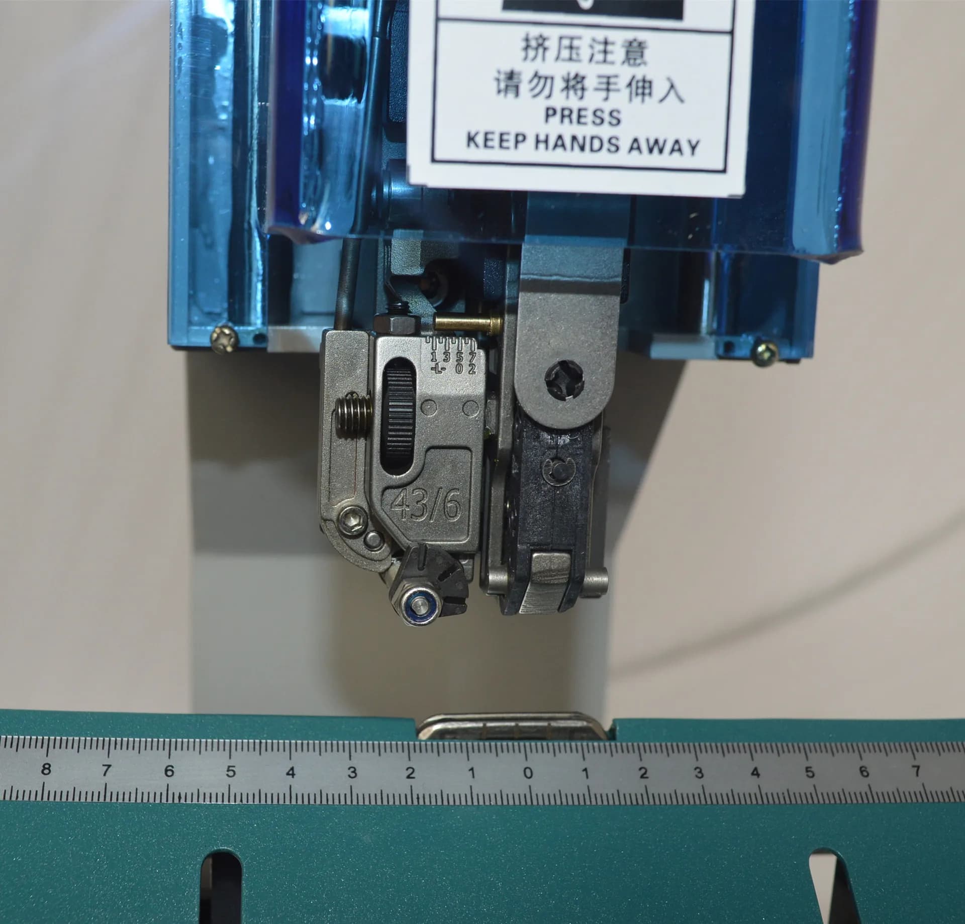 Cucitrice Elettrica Automatica a Testa Singola Gold Seller per Forniture da Ufficio 8702H