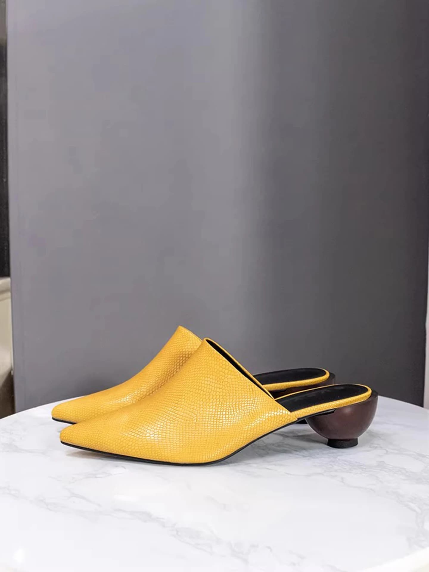 Fashionable Women's Pointed Toe Mule Shoes mid Heel Cover Toe Thick Heel Summer Outdoor Half Slippers Stripe Element Ins Style