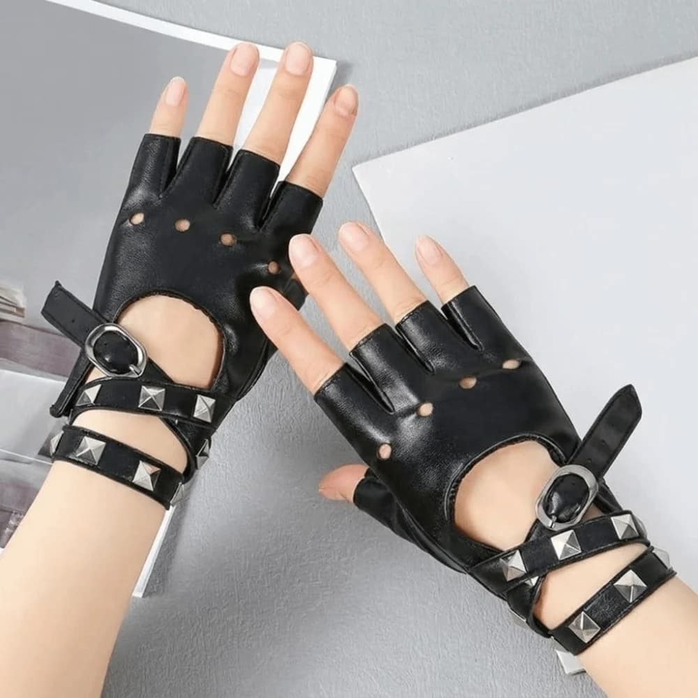 Guanti Unisex Punk con Borchie e Cinturino da Polso, Antiscivolo, Mezze Dita, Traspiranti, alla Moda, per Guida e Feste