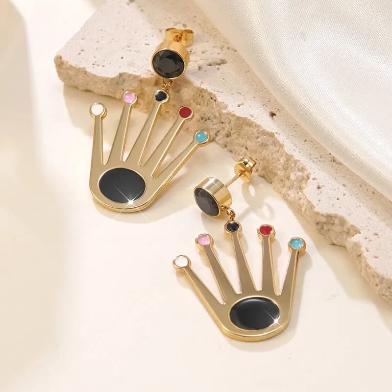 Orecchini a perno in acciaio inossidabile a forma di palma con effetto goccia, personalizzati, versatili, con pendente a corona dorata, di lusso leggero e di alta gamma