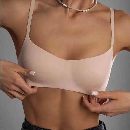 New Women's Seamless Bra, Girlish Small Bust Gathering and Enlargement Foundation, Flat Bra, Comfortable and Breathable Bra