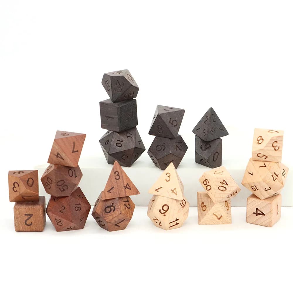 Set di 7 Dadi in Legno d4-d20, Dadi Poliedrici per Giochi di Ruolo, Giocattoli per Adulti, Accessori per Amanti dei Giochi da Tavolo