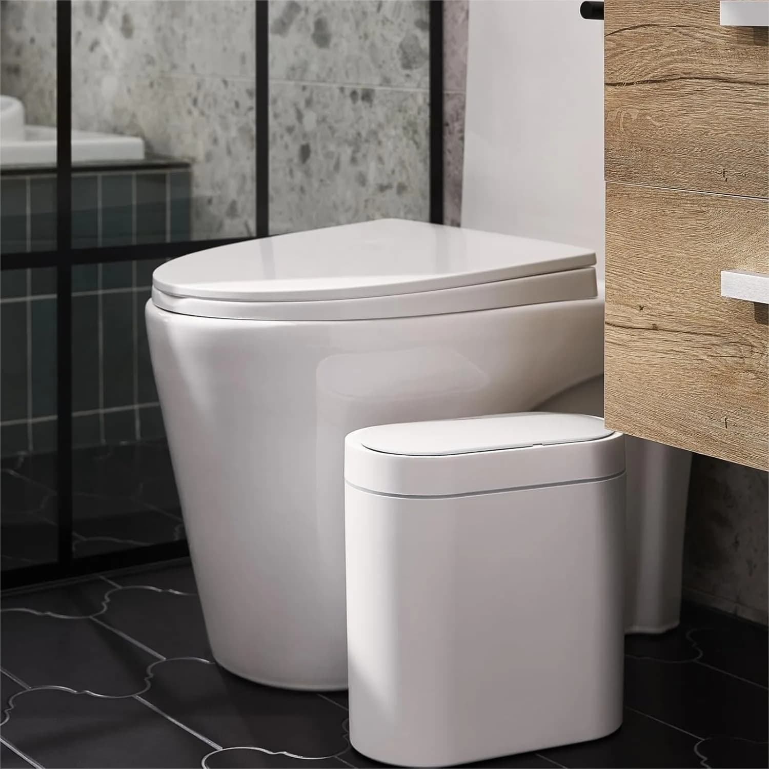 Cestino per Rifiuti con Sensore di Movimento da 2,5 Galloni, Bidone Automatico con Coperchio per Bagno, Cucina, Ufficio, Design Sottile Bianco