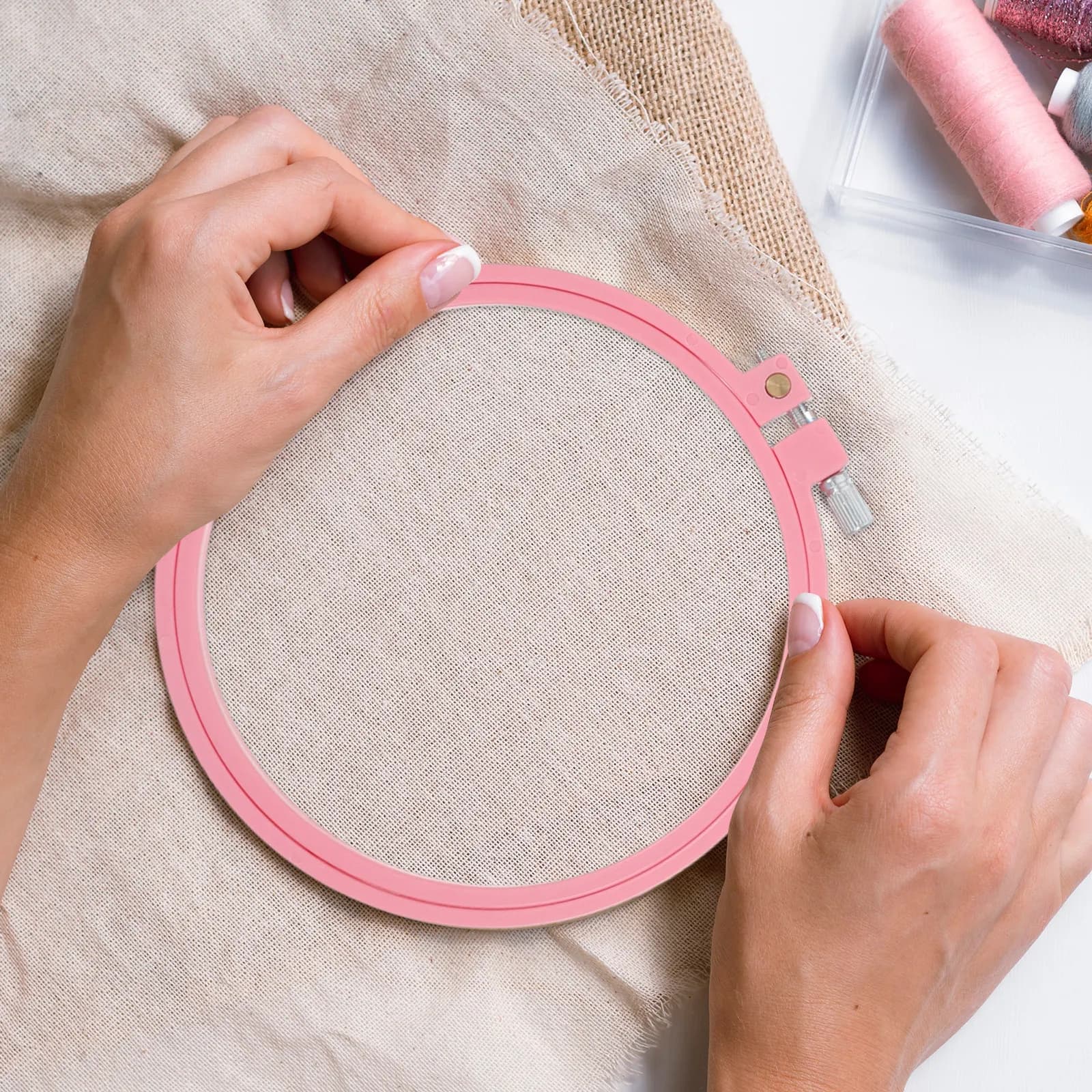 6Pcs ABS Embroidery Hoops Reusable Round Embroidery Circle Frames for Cross Stitch Sewing Craft Kids Learning Wall Art