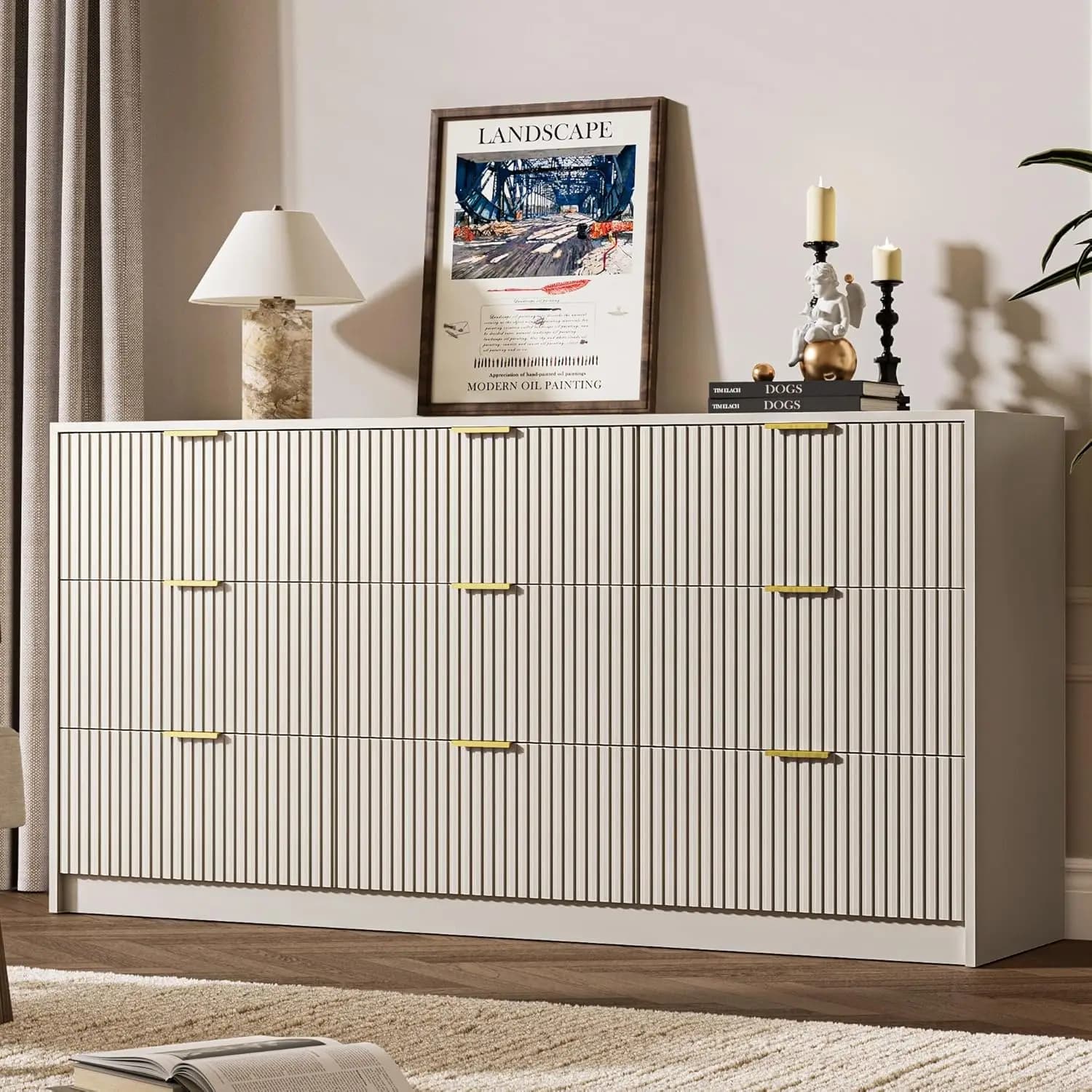 Cassettiera beige a 9 cassetti per camera da letto, cassettiera moderna scanalata da 63 pollici con maniglie in metallo dorato, cassettiera personalizzabile