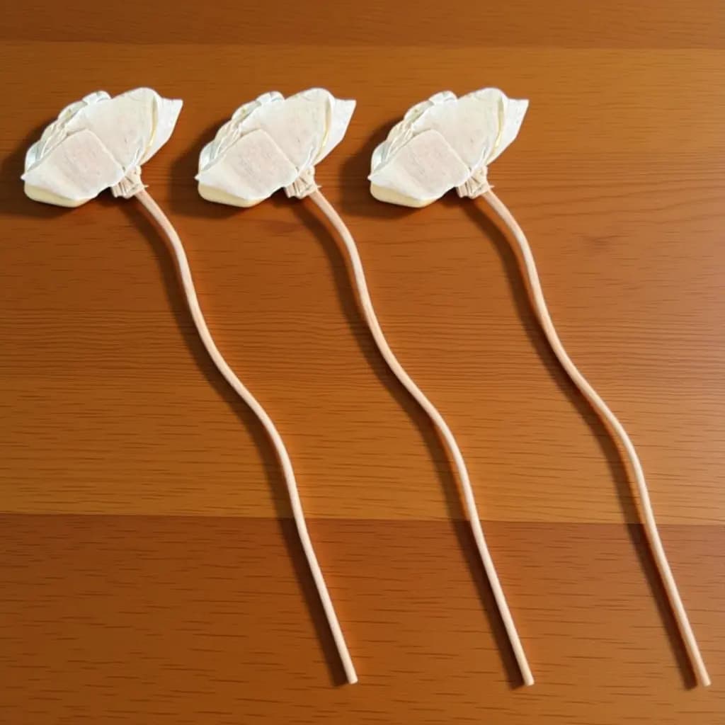 Set di 3 Eleganti Bastoncini Diffusori a Fiore in Rattan per Bottiglie di Aromi, Diffusori Senza Fiamma per Aromaterapia, Decorazione per la Casa e Scrivania