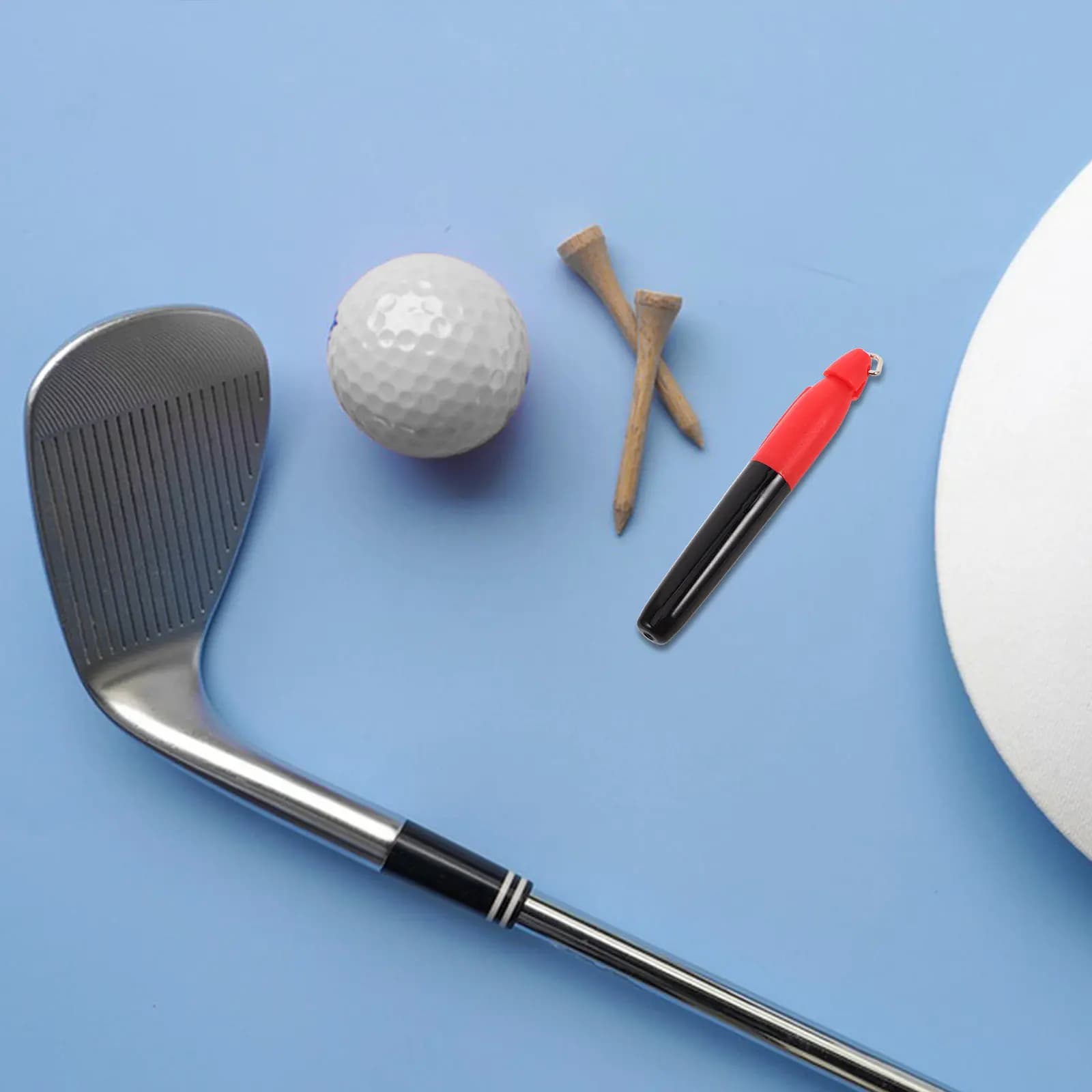 Set di 4 strumenti per la marcatura delle palline da golf con clip triangolare, gancio in ferro e penne per tracciare linee lisce, ideali per tornei, pratica e golf all'aperto