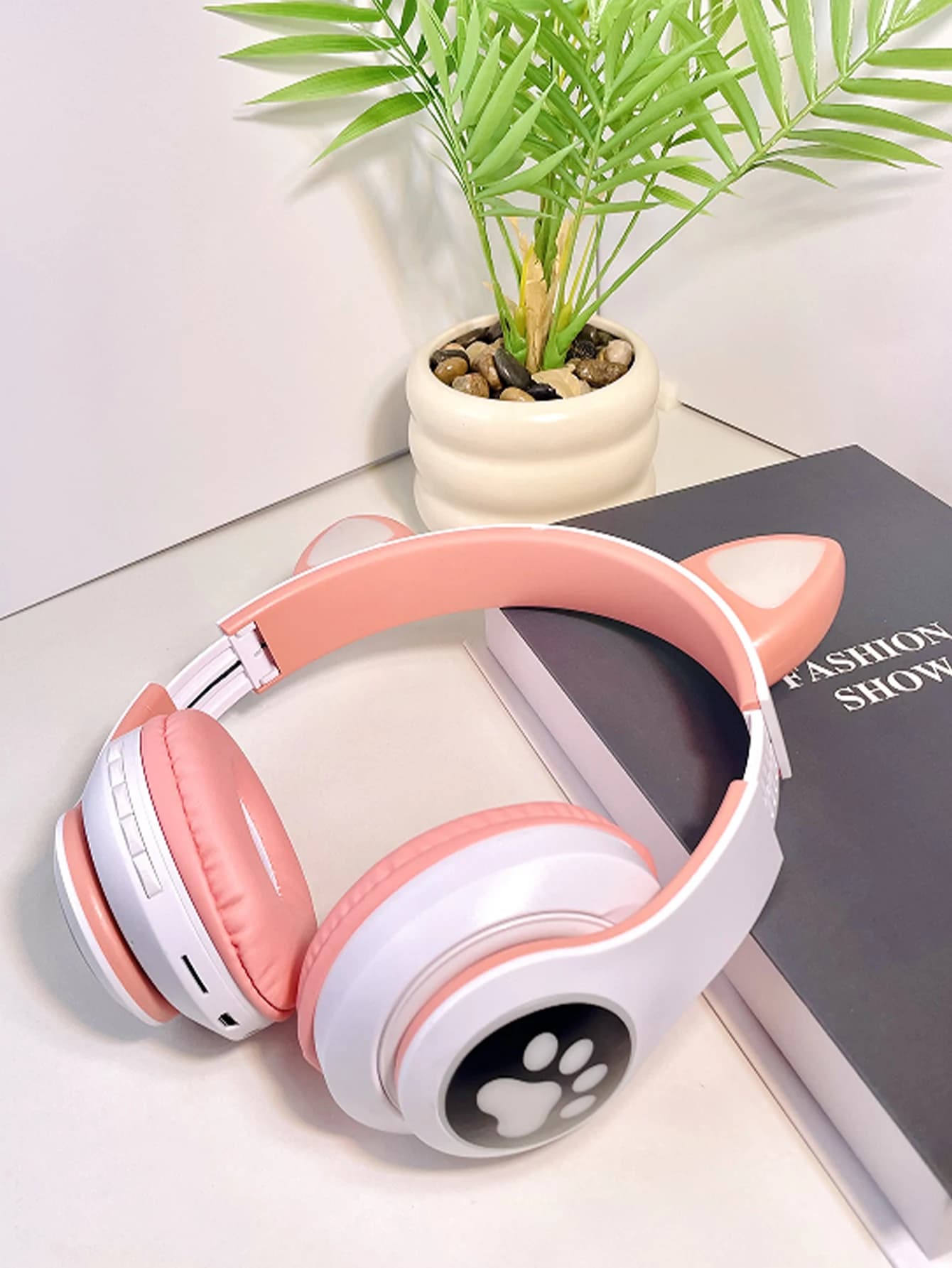 Wireless headset, long radius, low latency, headset with cat's ear, wireless headphones