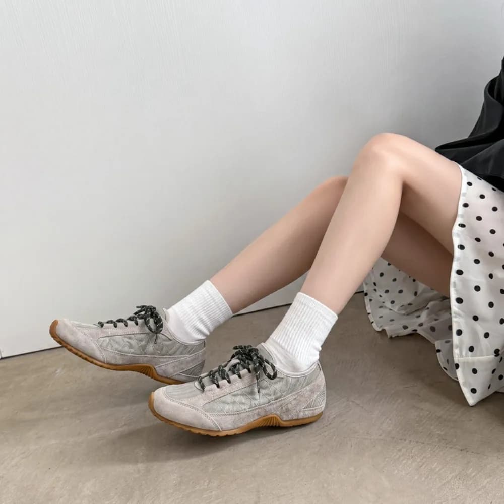 Vintage Stitching Panel Suede Trim Women Sneakers Low Top Lace Up Flat Casual Shoes Soft Gum Outsole Trendy Commuter Fashion