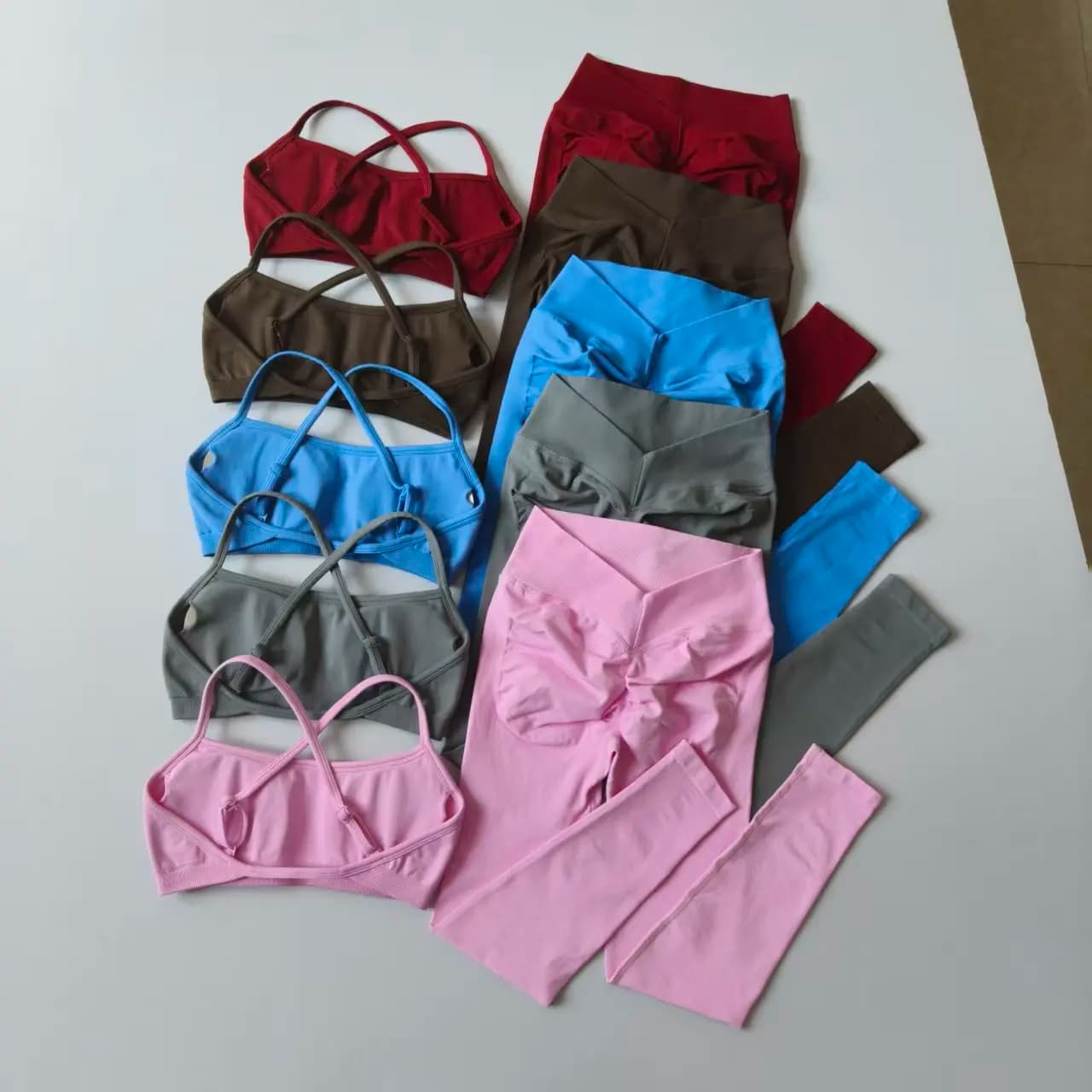 Set of two-piece seamless fitness Peach Butt: set of quick drying pants with attached yoga sports bra for women Pilates