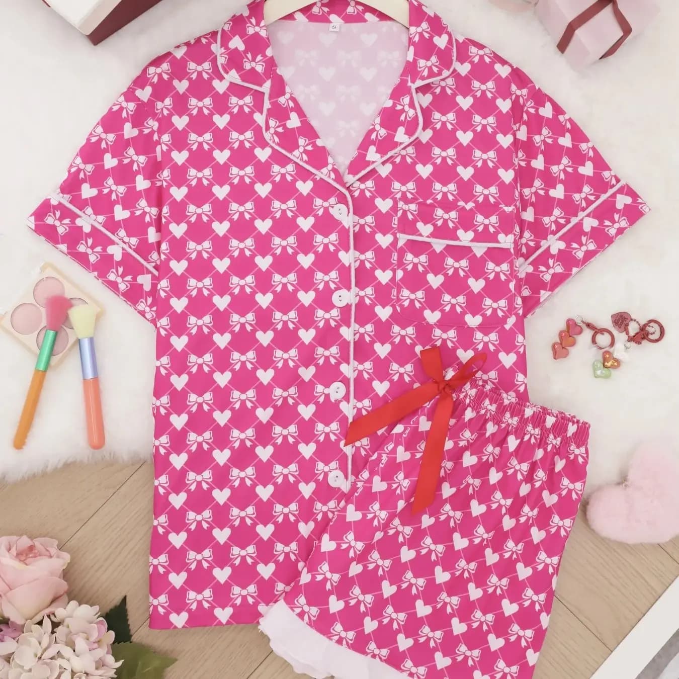 Pigiama Yuanqi Rose Red Base Love Element da donna con colletto ribaltabile, pantaloncini a maniche corte, set estivo casual e confortevole per la casa