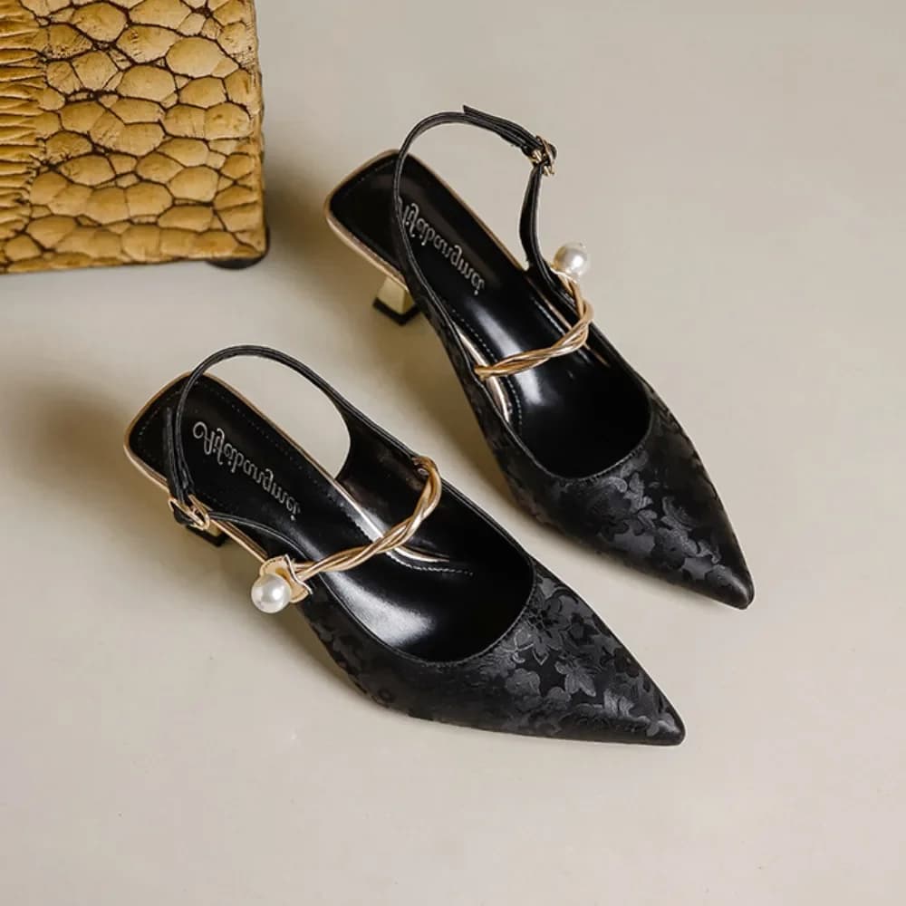 Tacchi alti da donna Perle estive in una striscia dritta Scarpe singole alla moda e sexy Scarpe da donna in stile cinese