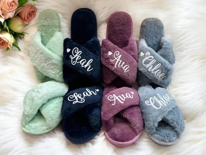 Set di pantofole soffici personalizzate per la festa nuziale | Pantofole da damigella d'onore morbide personalizzate | Regali per addio al nubilato | Soffici pantofole