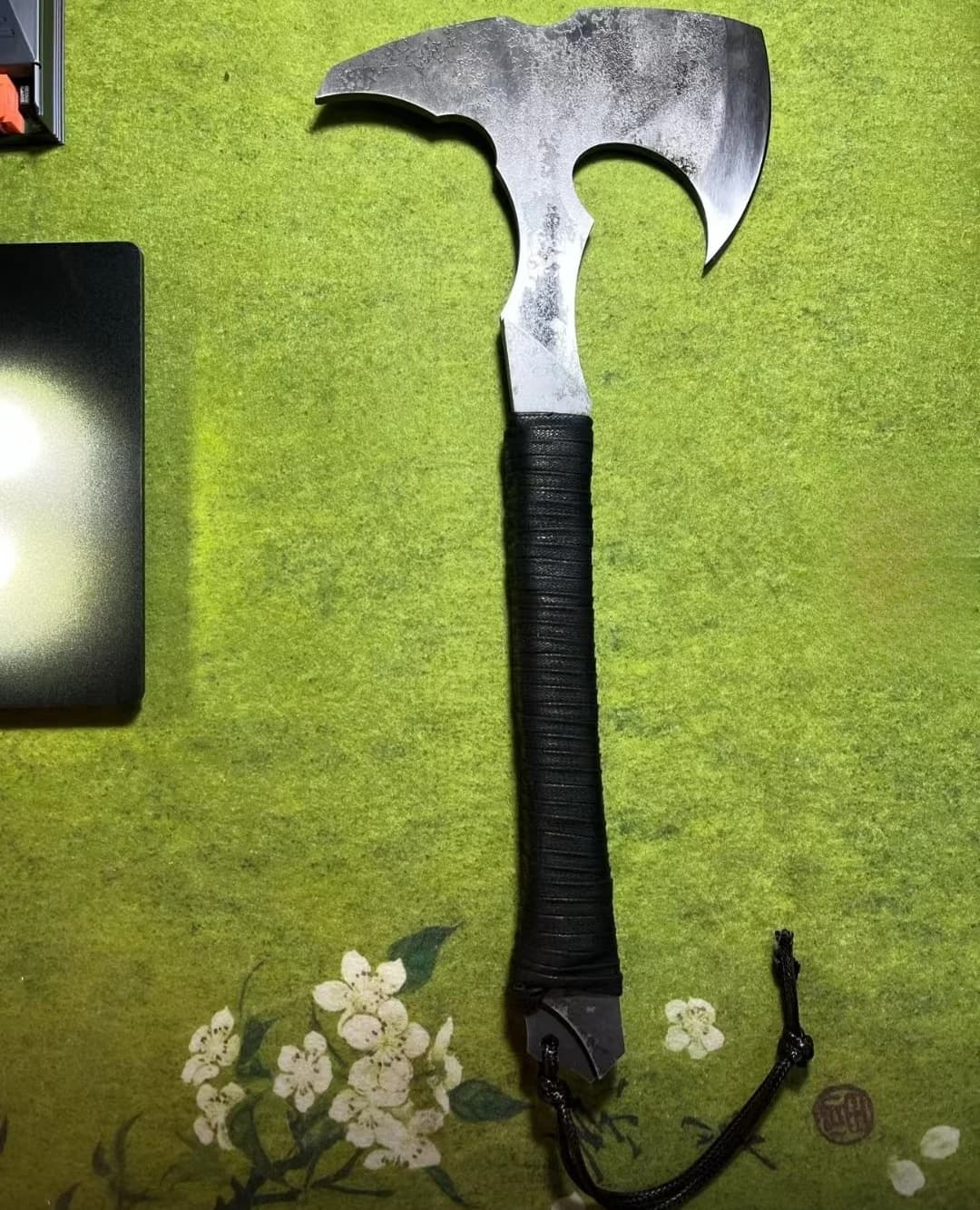 Outdoor Portable Hand Forged Niman Tactical Axe for Chopping Wood Durable and Multifunctional Firefighting Hand Axe