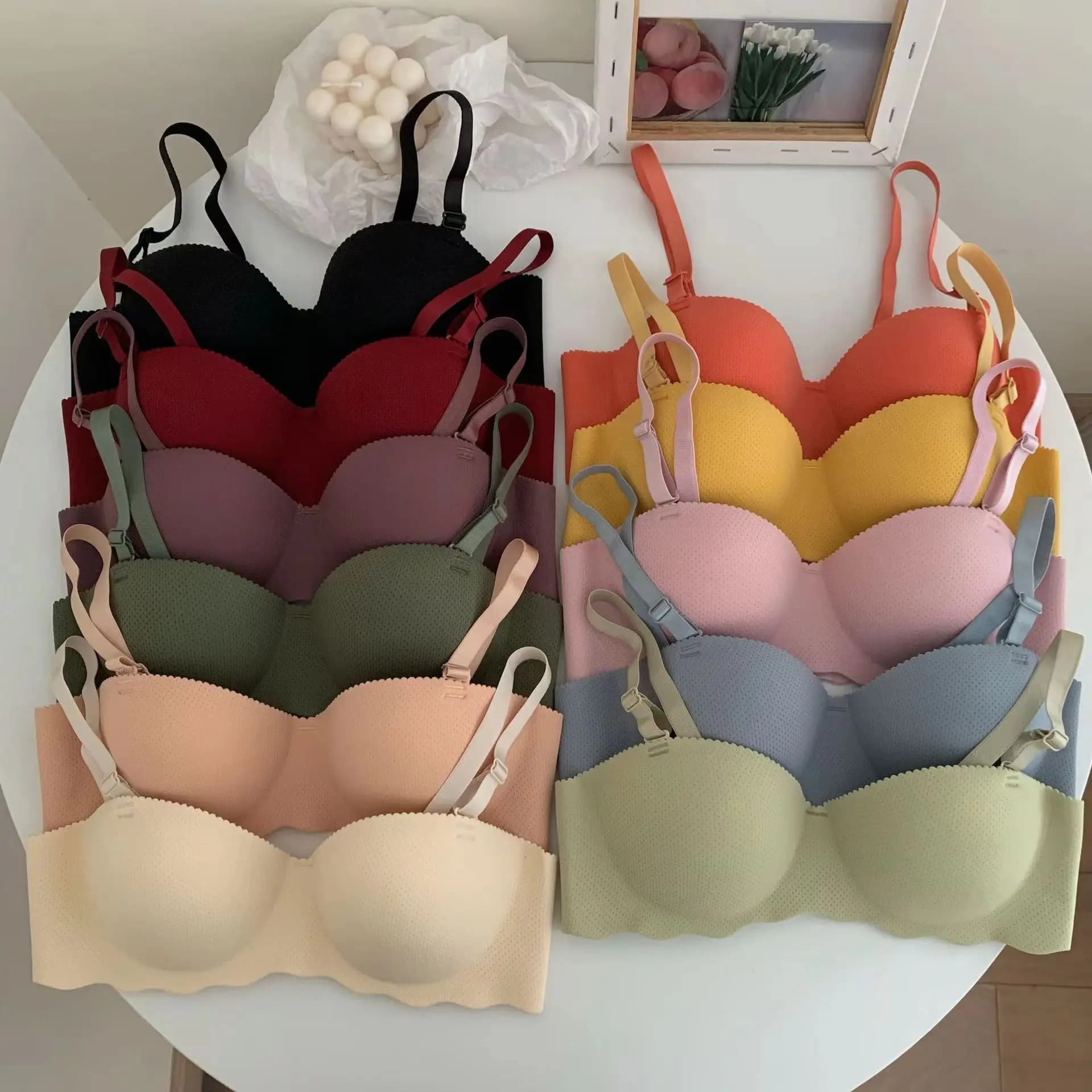 Reggiseni push-up da donna e ragazza, estivi, traspiranti, delicati sulla pelle, sottili, monopezzo, senza cuciture, senza ferretto, con spalline regolabili.