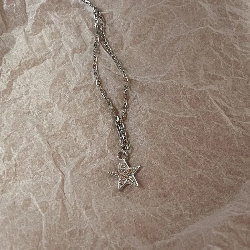 2026 Collana semplice con ciondolo a forma di cuore di fragola e ciliegia in vetro rosso per accessori di gioielli in acciaio inossidabile da donna