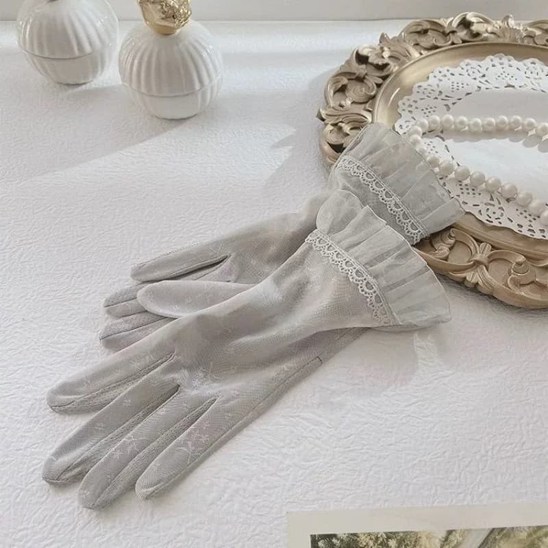 Fairy-Thin Women’s Ice Silk Lace Sun-Protective Gloves for Outdoor Driving and Cycling, Non-Slip and Stylish UV-Blocking Gloves