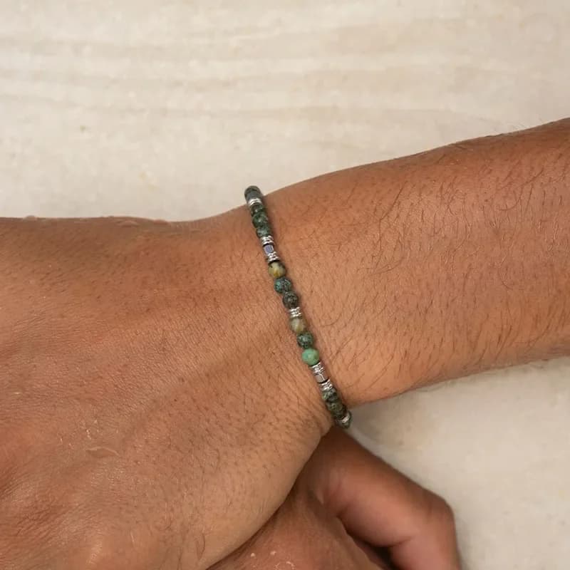 Bracciale da uomo con perline verdi e argento • Bracciale estivo